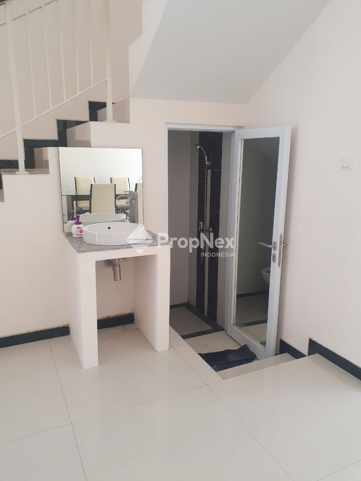 Dijual Rumah Siap Huni Furnish Sukolilo Dian Regency 2 — foto 10